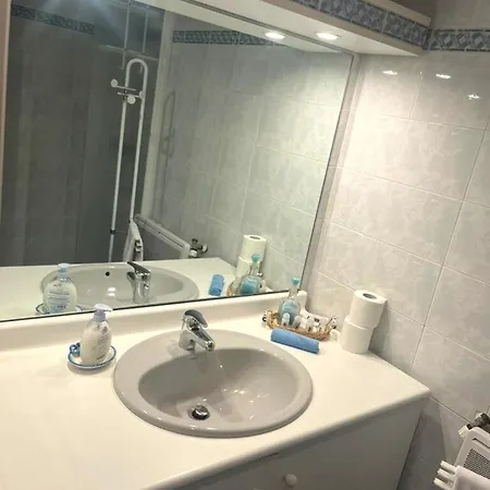 Center 200 M From The Sea, Terrace And Garage Apartment *